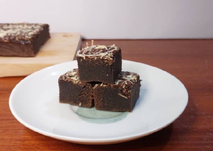 Resep [19] Fudgy Brownies Susu Kental Manis oleh Fitra Wahyu Putri