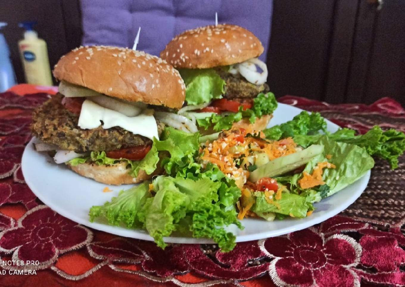 Kala chaana tikki burger
