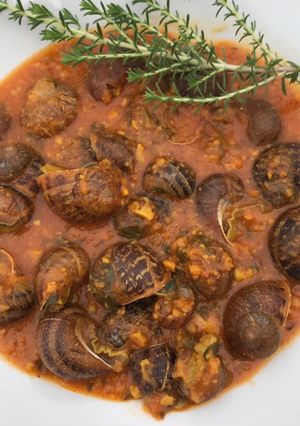 Una foto de Caracoles con salsa moruna