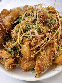Hình của món Gà rang muối.