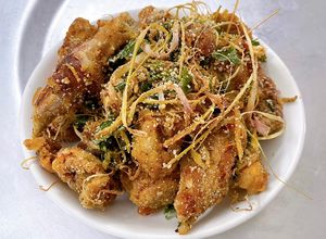 Hình của món Gà rang muối.