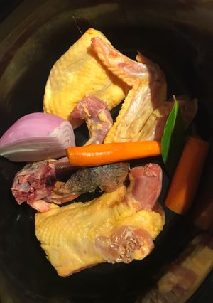 Foto di Brodo (di cappone) di carne
