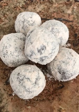 Una foto de Trufas de chocolate con leche al tamarindo y chipotle
