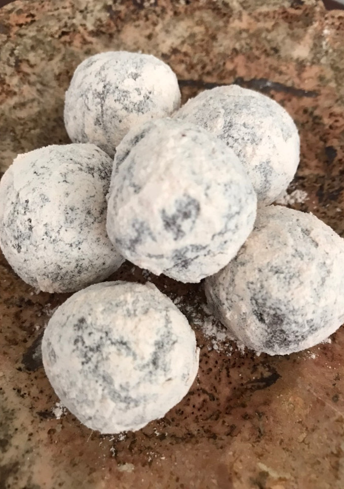 Una foto de Trufas de chocolate con leche al tamarindo y chipotle
