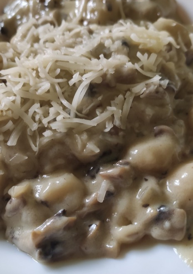 Una foto de Gnocchis sin gluten con salsa de champiñones y mascarpone