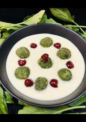 A picture of Palak Kofta Curry.
