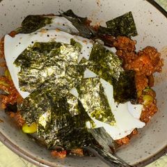 A picture of Kimchi Fried Quinoa.