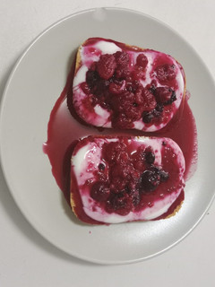 Una foto de Bizcochitos avena y frutos rojos