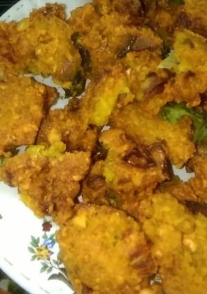 A picture of Chana Dal Pakoras.