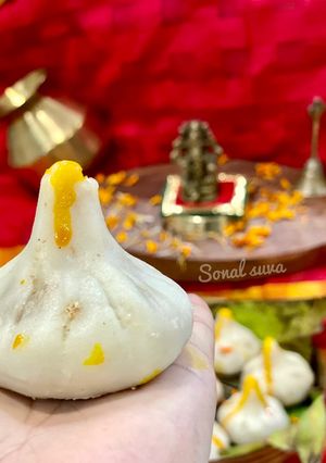મોદક (modak recipe in Gujarati) રેસીપી મુખ્ય ફોટો