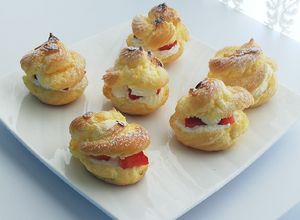 Une photo de Choux à la crème chantilly et fraises