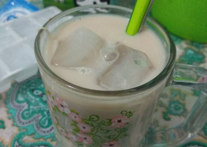 Resep Es Teh Susu oleh diniziya - Cookpad