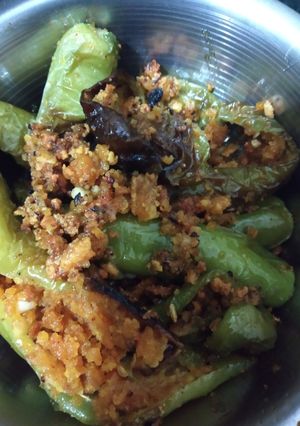 बेसन मिर्च (Besan mirch recipe in hindi) रेसिपी मुख्य फोटो