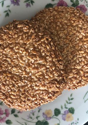 A picture of Keto sesame cookies.