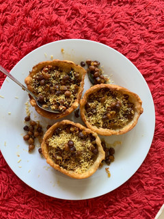 A picture of Katori chaat.