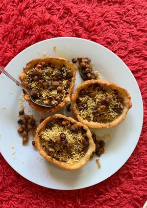 A picture of Katori chaat.