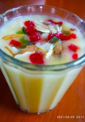 मॅंगो शेक (mango shake recipe in Hindi) रेसिपी मुख्य फोटो