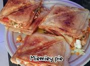 A picture of bread and green pepper