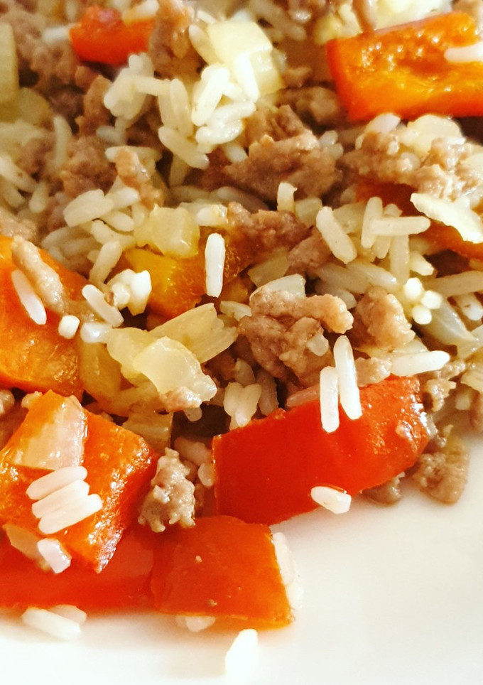 Una foto de Arroz con picada de ternera
