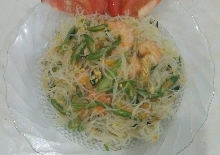 Langkah Mudah untuk Menyiapkan Bihun Goreng Udang, Lezat