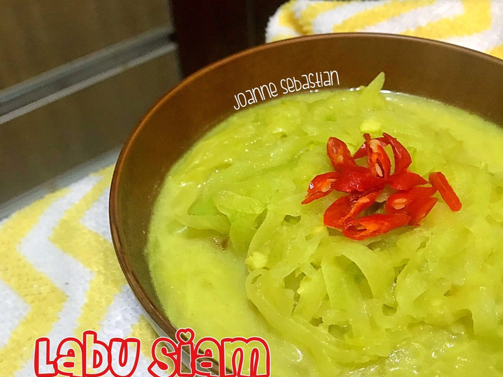  Resep buat Labu Siam Kuah Santan  sedap