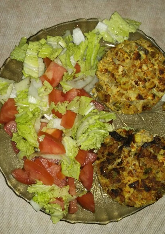 Una foto de Hamburguesas de cebada perlada y porotos manteca