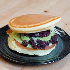 A picture of Dorayaki Matcha Ice Cream With Red Beams☆ Dessert.