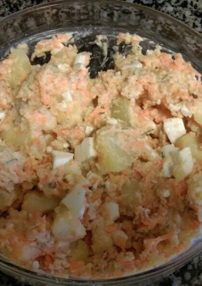 Una foto de Ensalada de patata en salsa de nueces