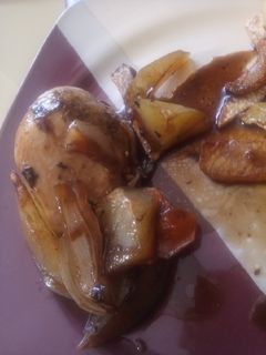 Una foto de Pollo con papas en soya