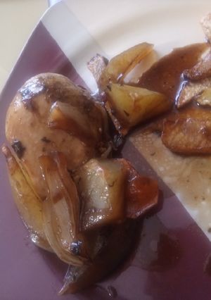 Una foto de Pollo con papas en soya