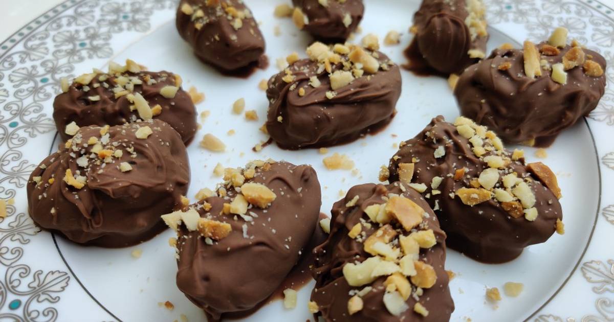Halal snickers Chocolaty dates Recipe by Azad Mamiyev Cookpad