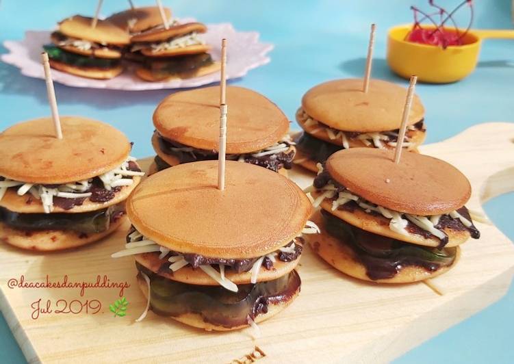 Cara Gampang Membuat Dorayaki Sliders Anti Gagal