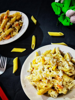 A picture of Italian white sauce pasta.