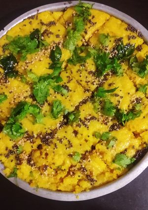 વાટી દાળના ખમણ (Vati Dal Khaman Recipe In Gujarati) રેસીપી મુખ્ય ફોટો