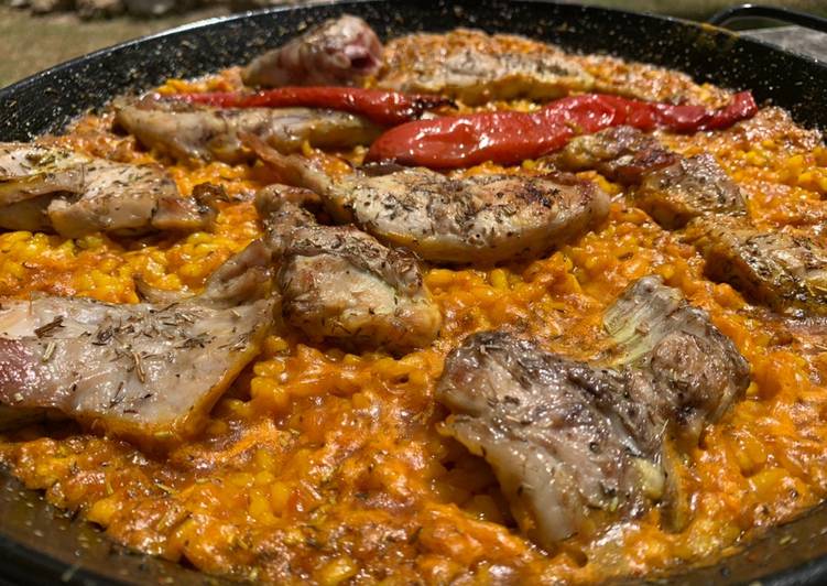 Paella de conejo de la montaña Receta de Sonia Urbón Blanco Cookpad