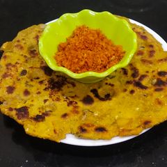 A picture of Maharashtrian Style Thalipith.