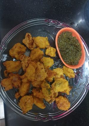 सूजी के पकौडे (Suji ke pakode recipe in Hindi) रेसिपी मुख्य फोटो
