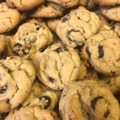 A picture of Easy Chocolate Chip Cookies.