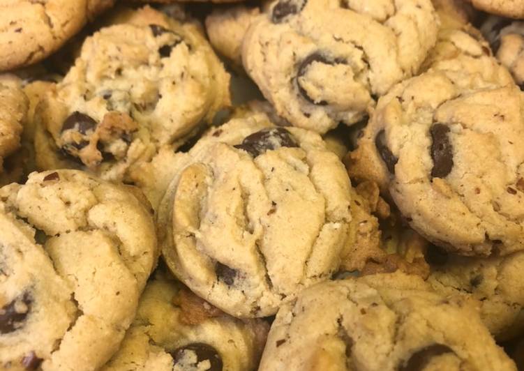 Easiest Way to Make Perfect Easy Chocolate Chip Cookies