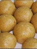 Soft til gud moongfali ladoo