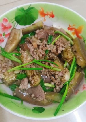Hình của món Cà tím xào thịt bằm.