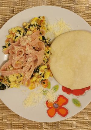 Una foto de Huevos con Espinaca y Tomate