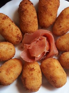 Una foto de Croquetas de jamón ibérico