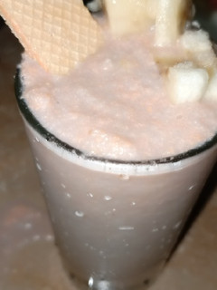A picture of Banana Apple choco shake.