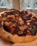 Pizza con patate al forno e radicchio trevigiano alla piastra