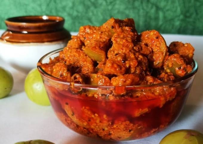 आंवला अचार.. (amla achaar recipe in marathi) रेसिपी Vasudha Gudhe ...