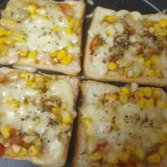 A picture of Sweetcorn sandwich.