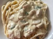 Una foto de fideo con bechamel