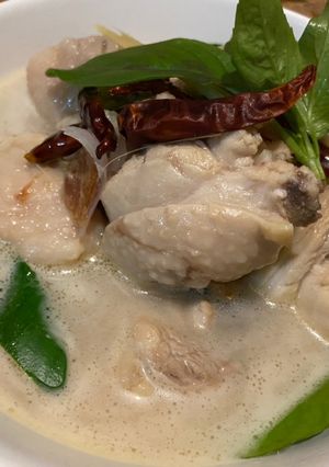 A picture of Tom Kha Gai (Thai Chicken Coconut Soup) 🍲.