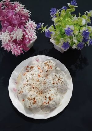 A picture of Dahi Vada.